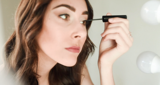 How to apply eyeliner tutorial
